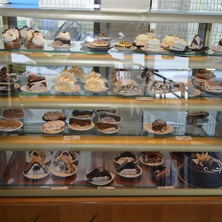 Poienita Πανσιόν