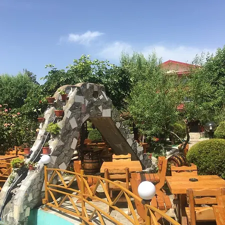 Guest house Poienita
