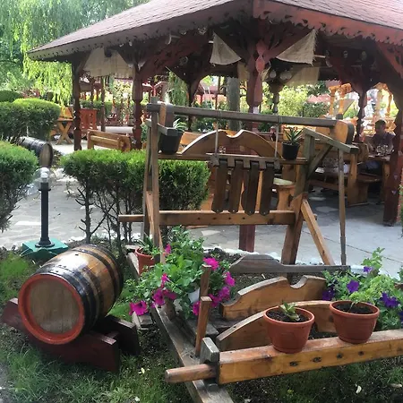 Poienita Πανσιόν