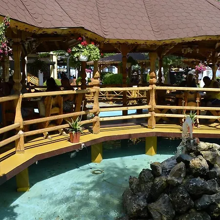 Poienita Πανσιόν